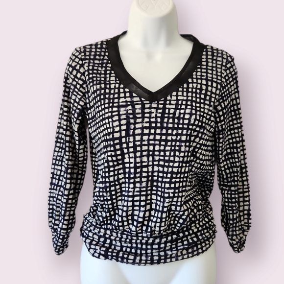 PENDLETON | EUC White Blue Checkered V-Neck Top Size M - Picture 1 of 8